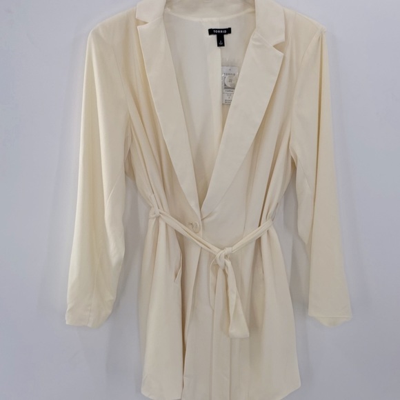 torrid Jackets & Blazers - Cream Torrid blazer